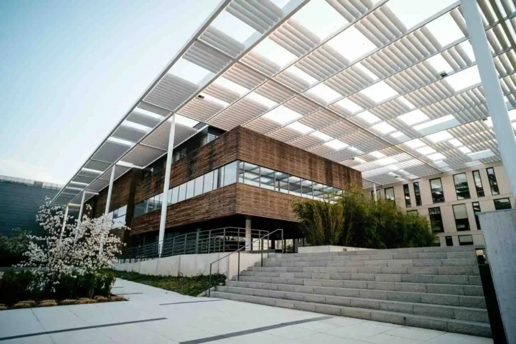 commercial-contracting-services-uae.webp