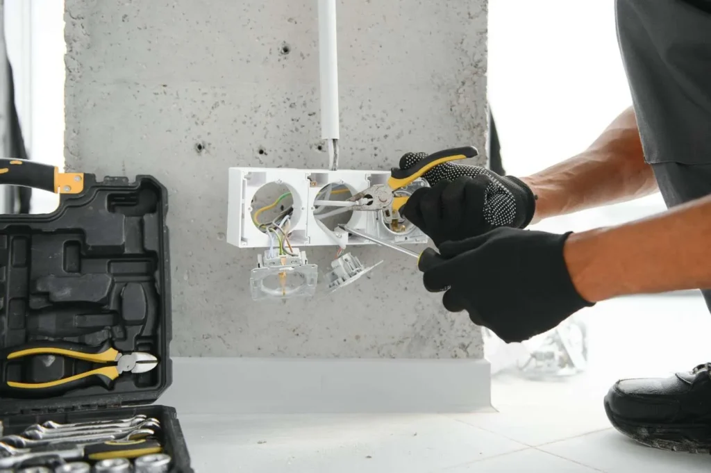 ELECTRICIAN DUBAI