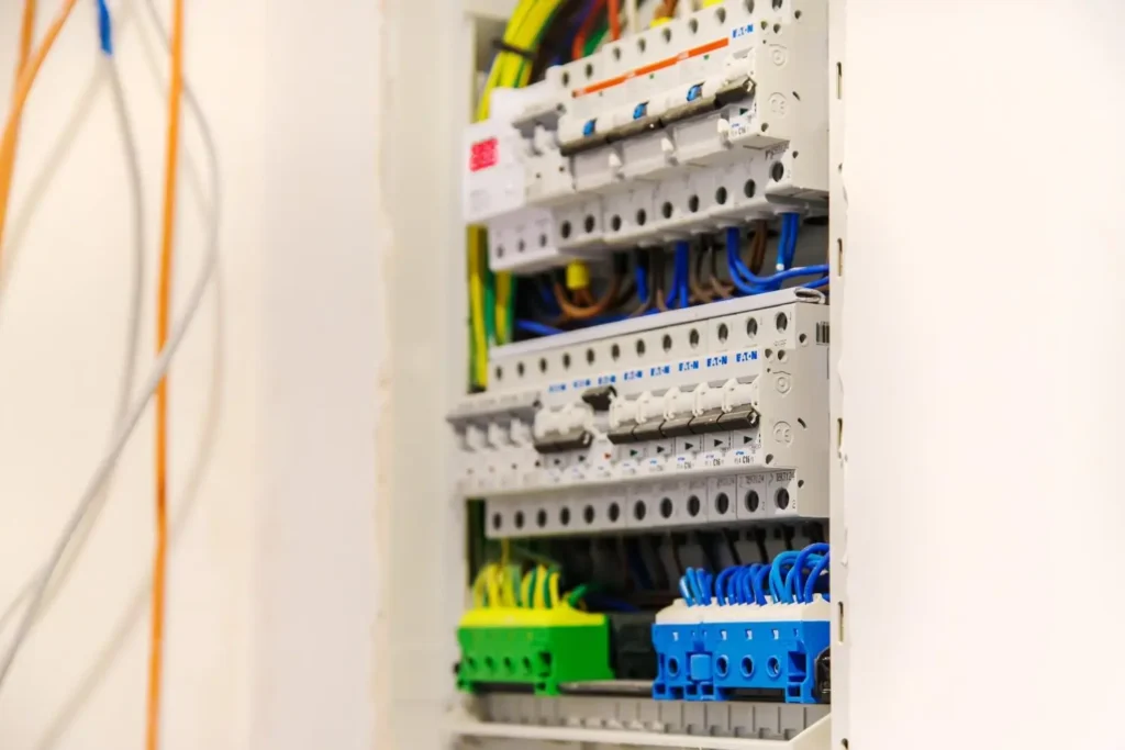 electrician Dubai